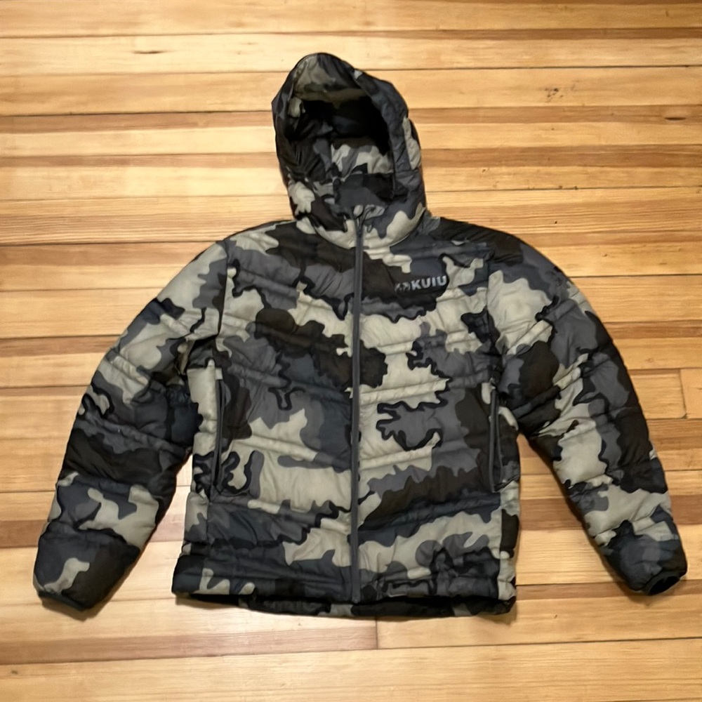 Kuiu Super down Ultra Insulated Coat, size medium Condition great.